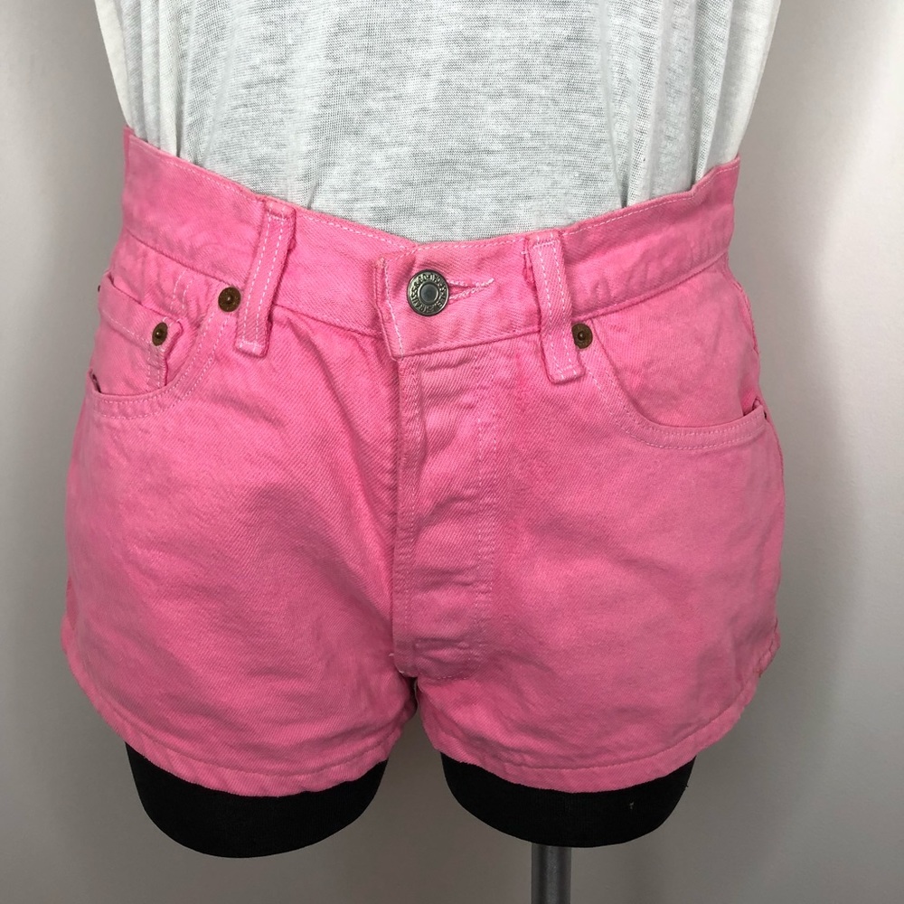 LEVI’S Short Shorts Size 25/26